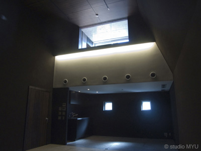 BLACK / WHITE STUDIO　画像
